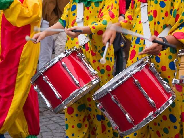sfilata dei tamburi di carnevale in calabria