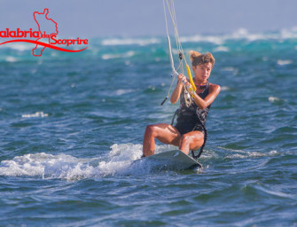 kitesurf in Calabria, vacanze tra il vento e le onde