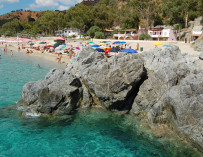 Vacanze al mare sulla spiaggia di Caminia